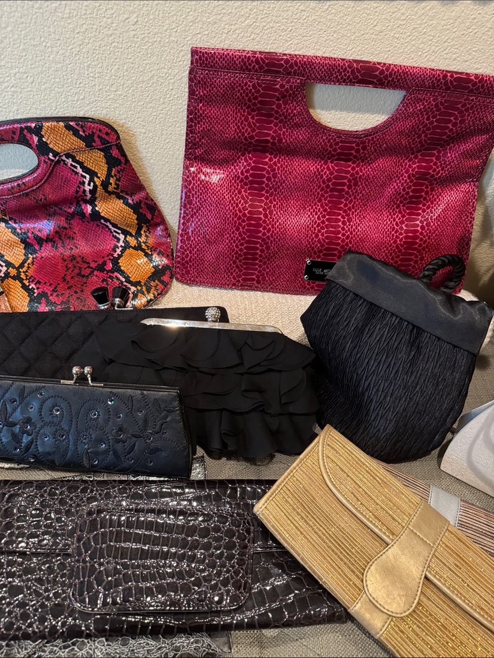 13 Purses - Picture 4 of 5